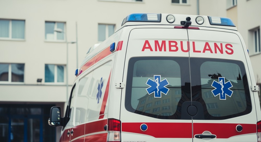 Koparka zderza się z budynkiem w Brodach Małych, jedna osoba uwięziona pod gruzami podczas ćwiczeń KSRG