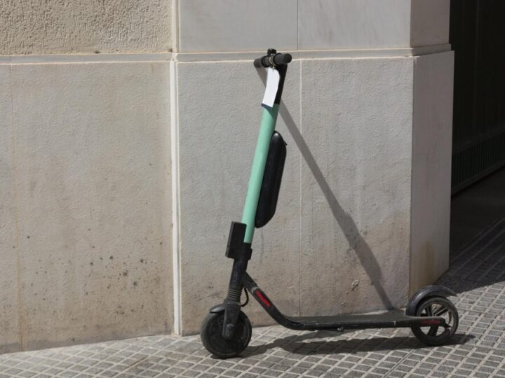 Kaski obowiązkowe dla młodych rowerzystów i hulajnóg – nowa era bezpieczeństwa!