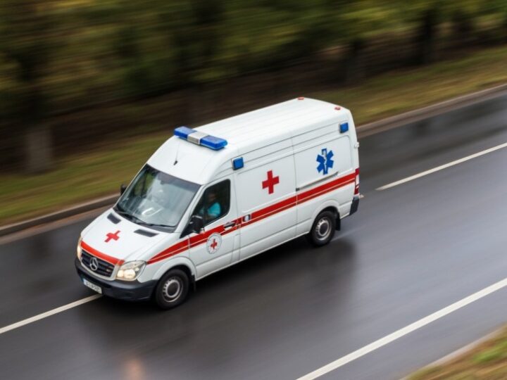Ferie w bezpieczeństwie – spotkania policji z rodzicami w Nieliszu i Złojcu