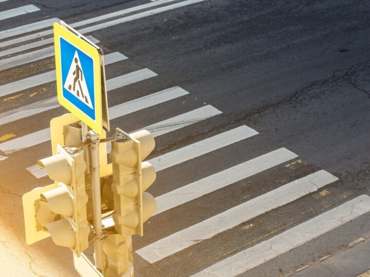 Policjant w przedszkolu: Jak nauczyć dzieci bezpieczeństwa na drodze?