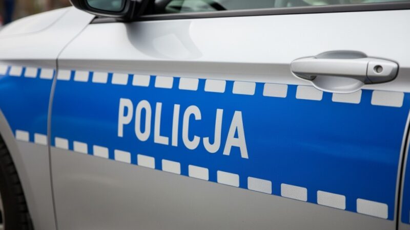 Policja w natarciu: Rekordowy wzrost nowych funkcjonariuszy i spadek odejść!