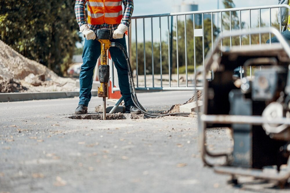 Umowa na 3,5 mln zł na przebudowę drogi powiatowej w Zamościu podpisana!