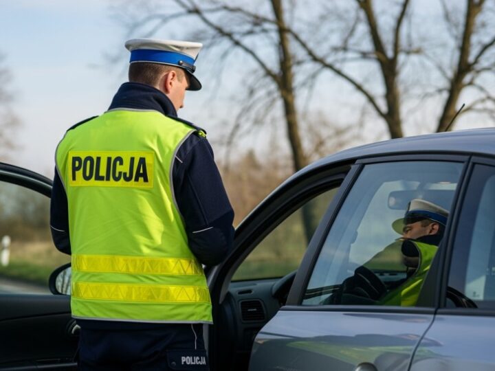 Pijana kierowca w mercedesie zatrzymana bez świateł
