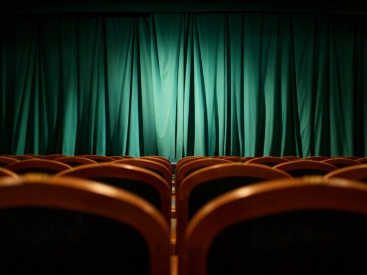 Teatralna komedia o miłości i remontach – bądź gotów na emocje!