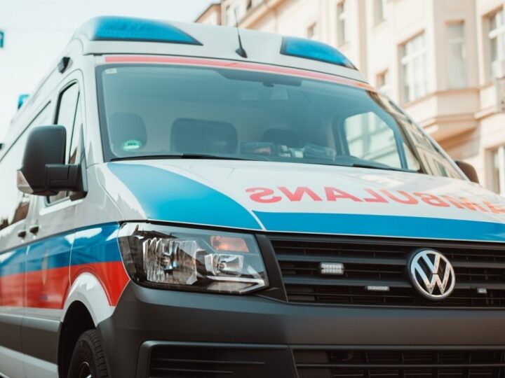 Bezpieczna majówka w lesie: jak uniknąć zagrożeń?