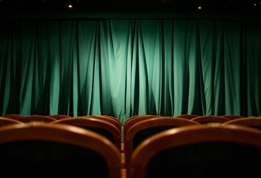 Żar” w Teatrze Polonia: emocjonalne spotkanie po latach milczenia