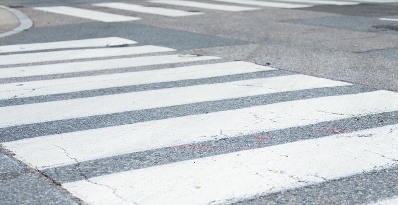 W Łabuńkach zderzenie Forda z motorowerem: kierująca nietrzeźwa, ranny 58-latek w szpitalu